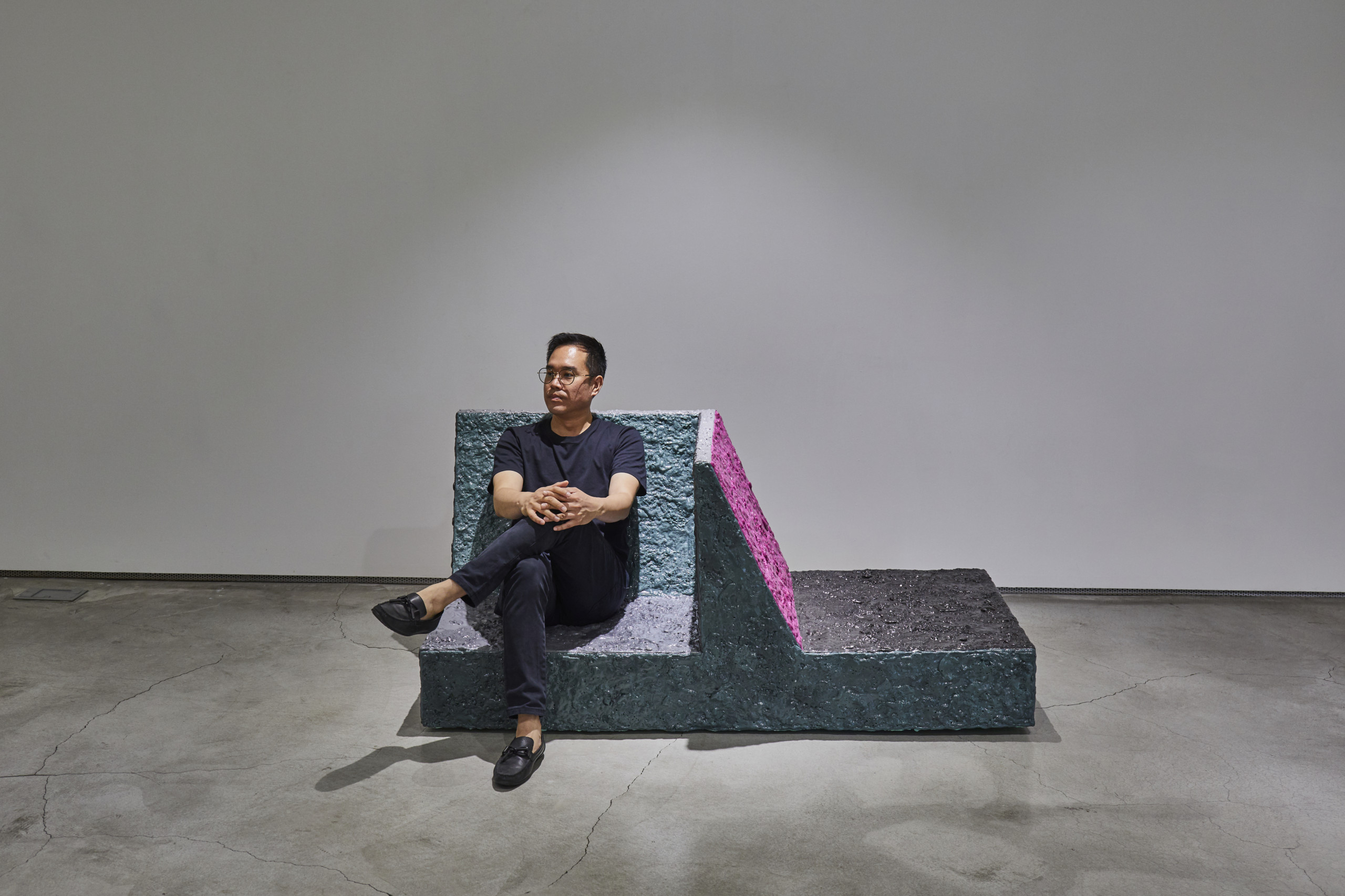 2 seatchair Portrait 1